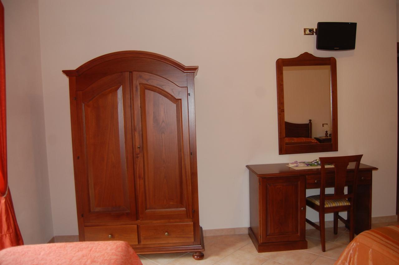B&B La Tana Dell'Orso Villalago Exterior foto