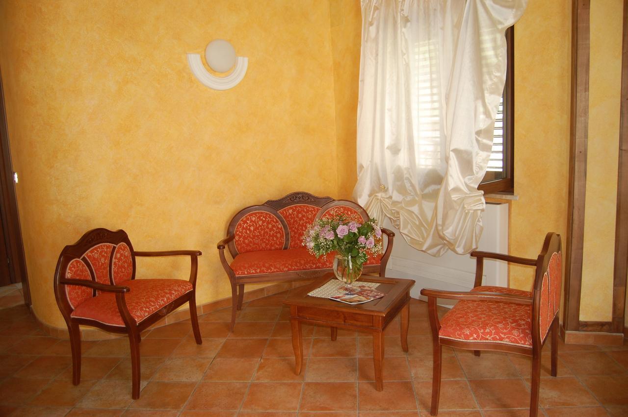 B&B La Tana Dell'Orso Villalago Exterior foto